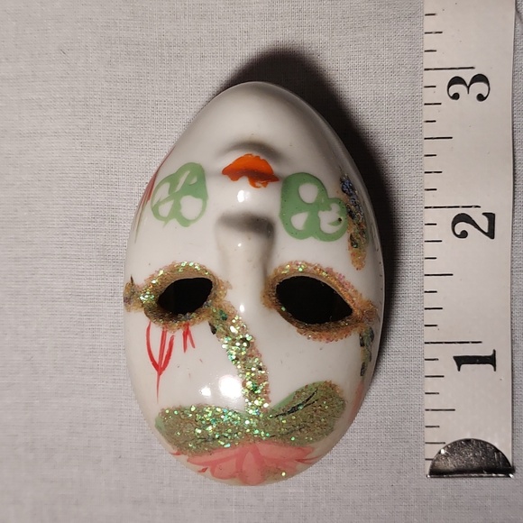 Vintage Hand Painted Carnival Face Masks Ceramic Set of 4 - Picture 3 of 9